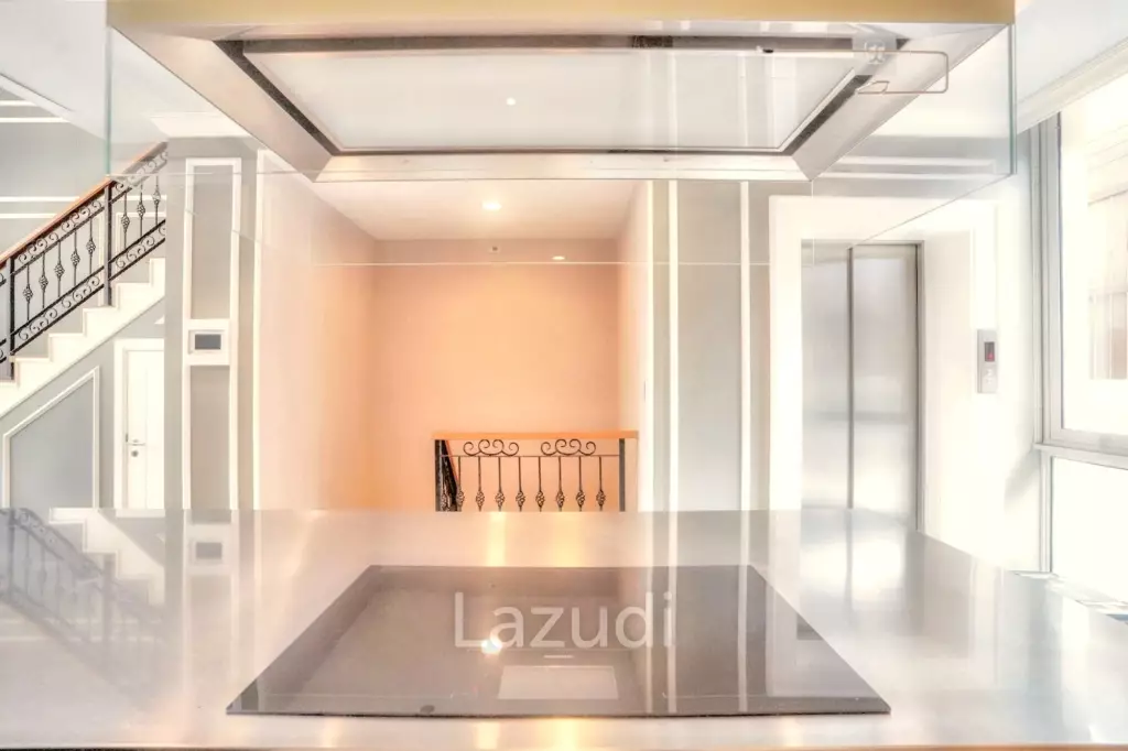 3 Bedroom 4 Bathroom 400 SQ.M 349 Residence
