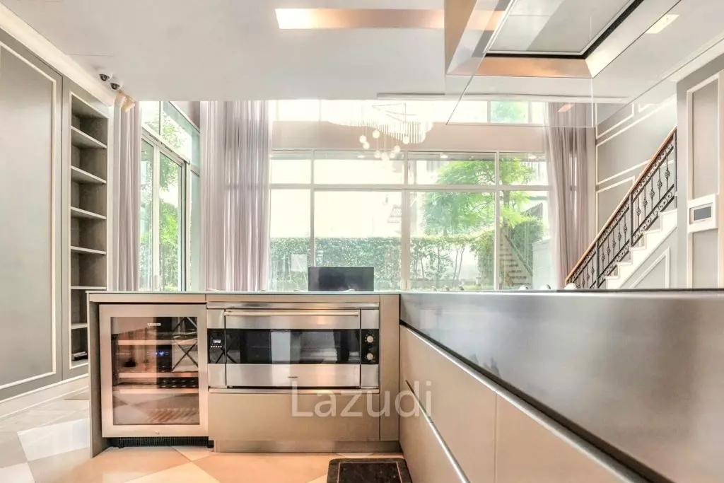 3 Bedroom 4 Bathroom 400 SQ.M 349 Residence