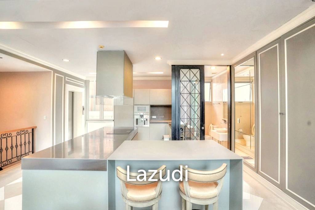 3 Bedroom 4 Bathroom 400 SQ.M 349 Residence