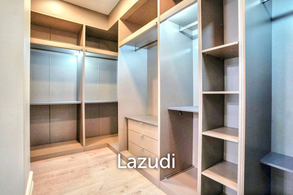 3 Bedroom 4 Bathroom 400 SQ.M 349 Residence