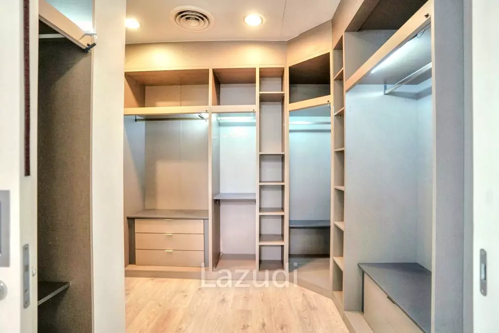 3 Bedroom 4 Bathroom 400 SQ.M 349 Residence