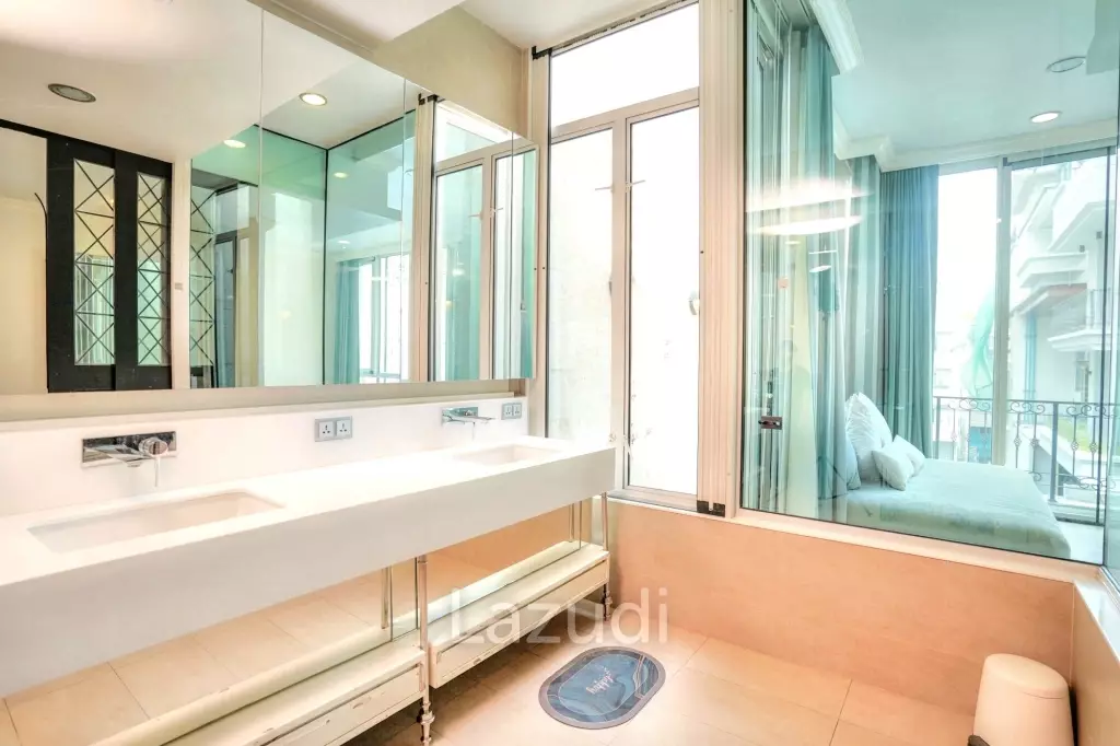 3 Bedroom 4 Bathroom 400 SQ.M 349 Residence