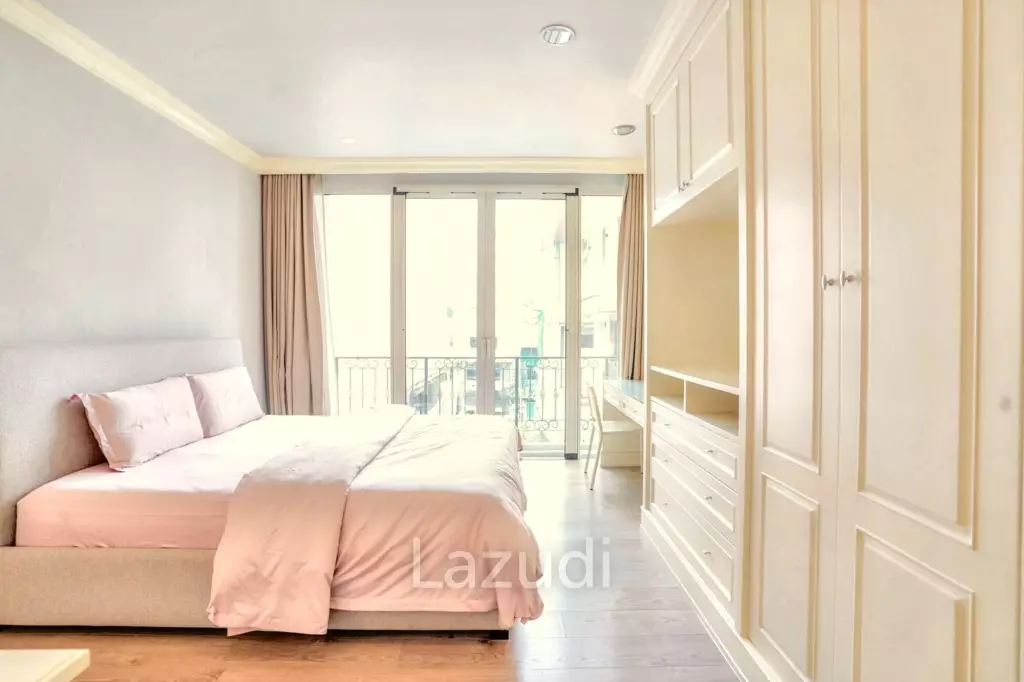 3 Bedroom 4 Bathroom 400 SQ.M 349 Residence