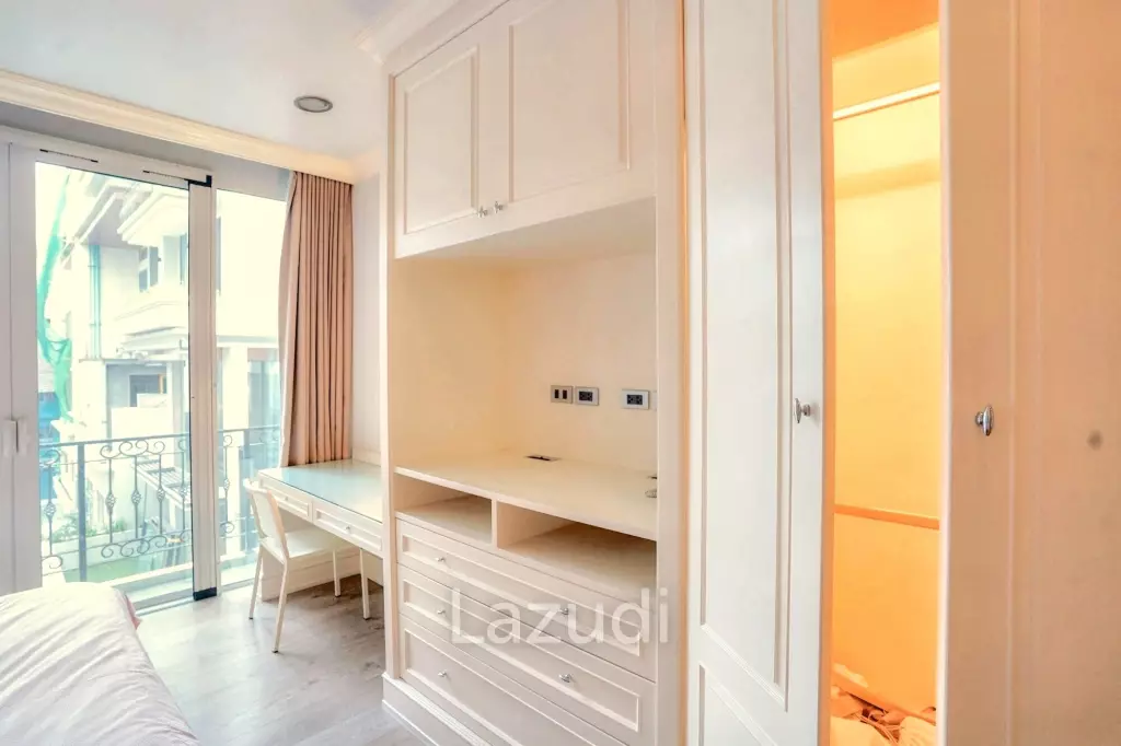 3 Bedroom 4 Bathroom 400 SQ.M 349 Residence