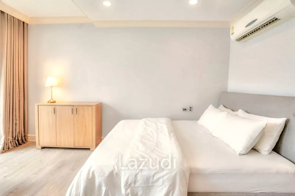 3 Bedroom 4 Bathroom 400 SQ.M 349 Residence