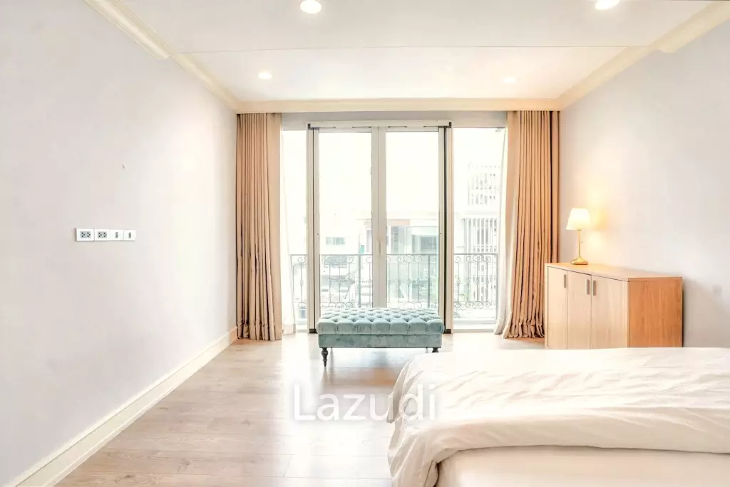 3 Bedroom 4 Bathroom 400 SQ.M 349 Residence