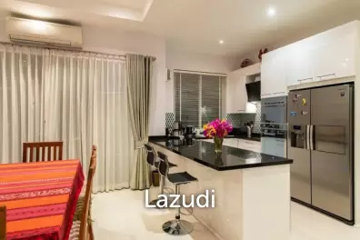 RED MOUNTAIN LUXURY : 3 bed pool villa of high quality and design