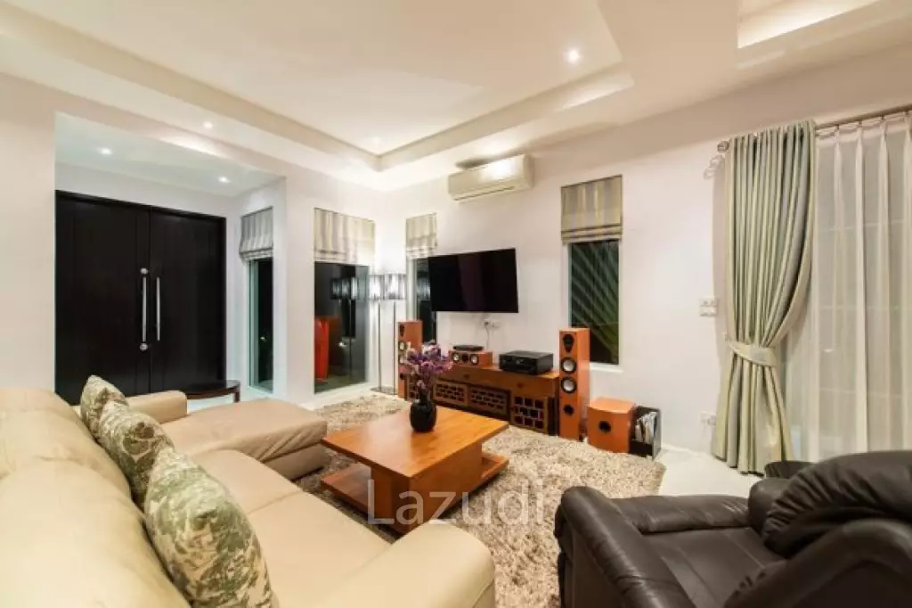 RED MOUNTAIN LUXURY : 3 bed pool villa of high quality and design