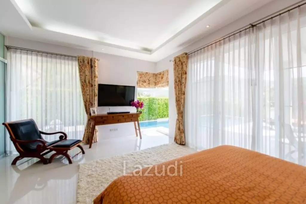 RED MOUNTAIN LUXURY : 3 bed pool villa of high quality and design