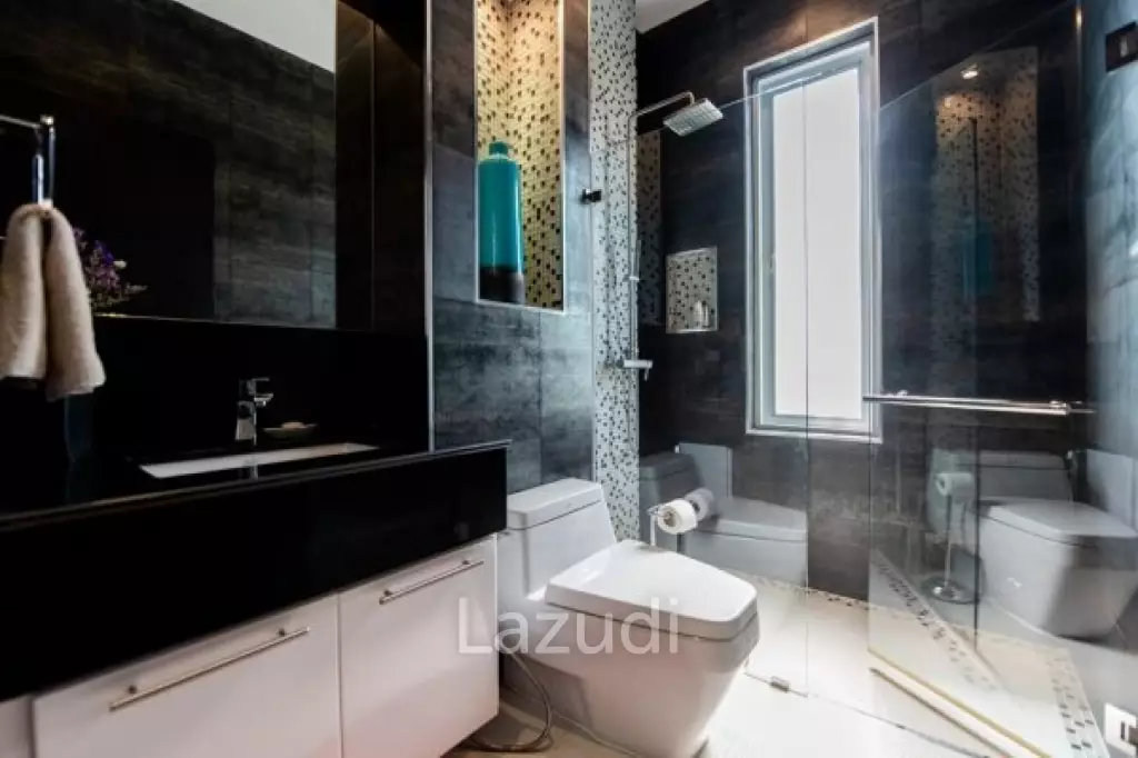 RED MOUNTAIN LUXURY : 3 bed pool villa of high quality and design