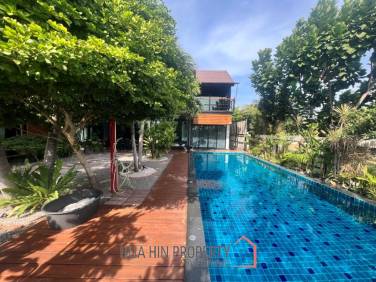 RIVERBANK 5 Bed Pool Villa