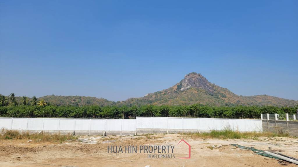 Exclusive Luxury Villa on Large Land Plot with Amazing Mountain Views