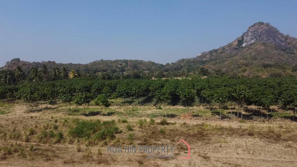 Exclusive Luxury Villa on Large Land Plot with Amazing Mountain Views
