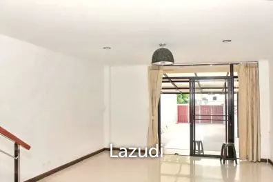 4 bed 3 bath 270 SQ.M. Townhouse in Phaya Thai Bangkok