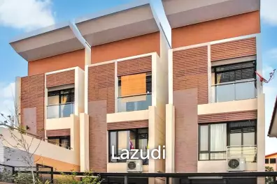 4 bed 3 bath 270 SQ.M. Townhouse in Phaya Thai Bangkok
