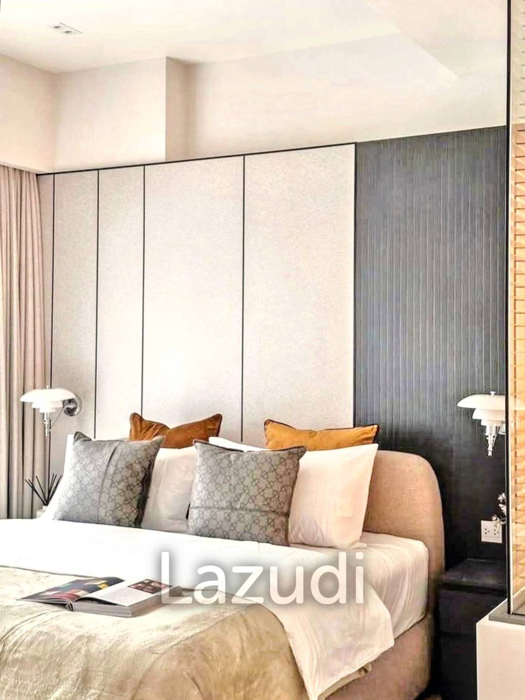 1 Bed 1 Bath 54 SQ.M The Strand Thonglor