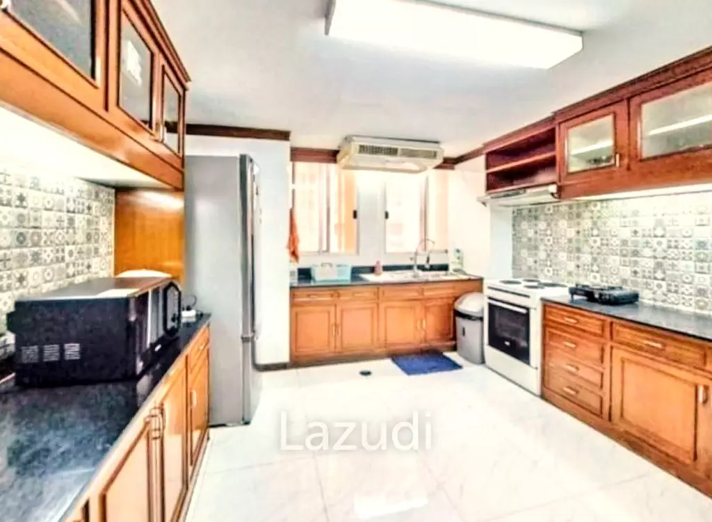4 Bed 3 Bath 252 SQ.M Tai Ping Towers