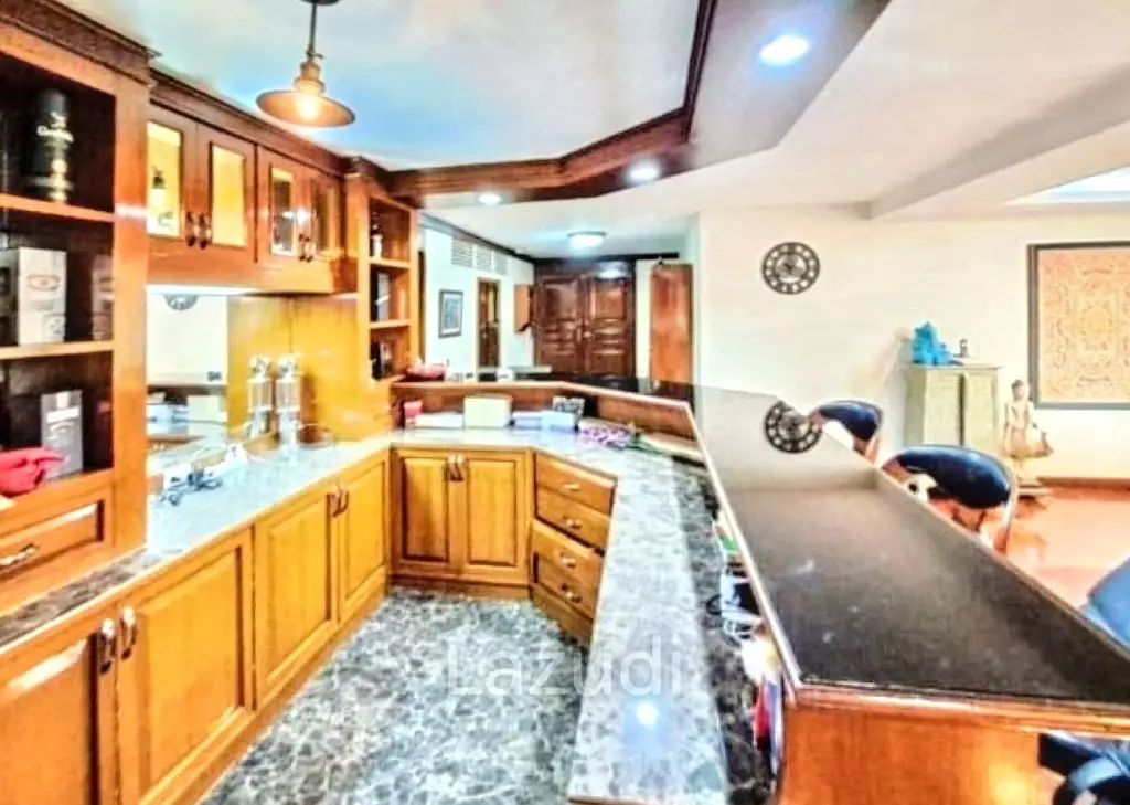 4 Bed 3 Bath 252 SQ.M Tai Ping Towers