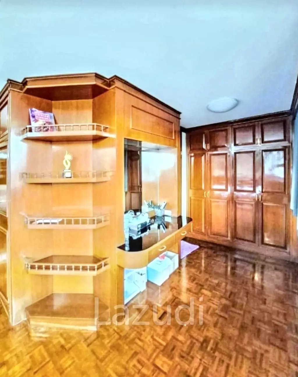 4 Bed 3 Bath 252 SQ.M Tai Ping Towers
