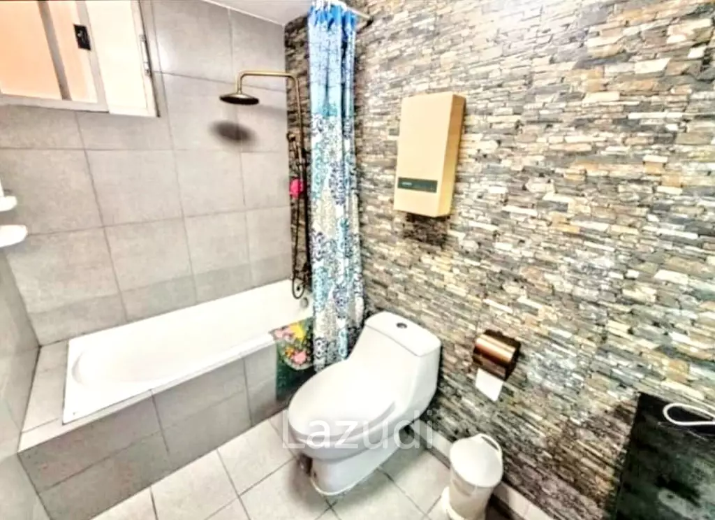 4 Bed 3 Bath 252 SQ.M Tai Ping Towers