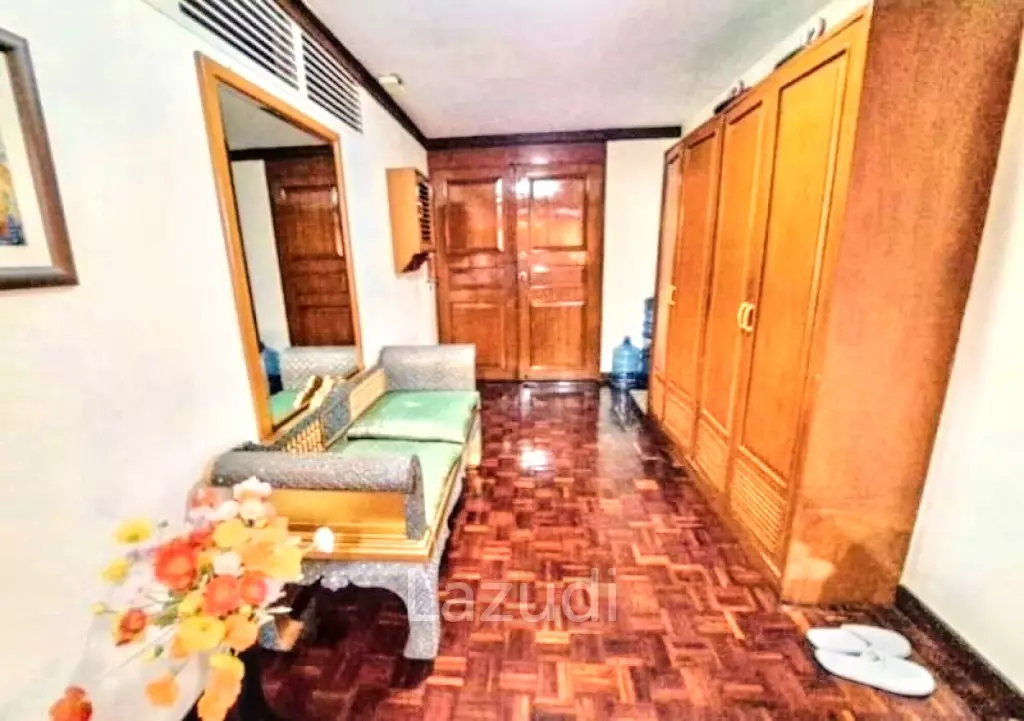 4 Bed 3 Bath 252 SQ.M Tai Ping Towers