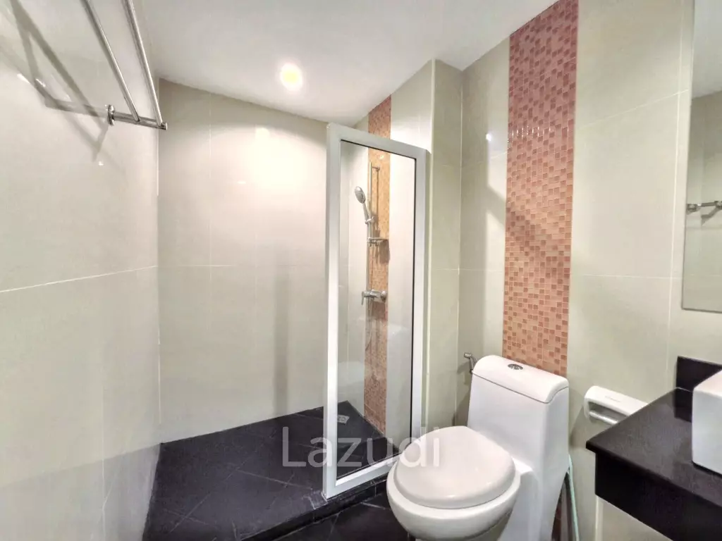 Studio 1 Bath 42 SQ.M. New Nordic VIP Suites 3