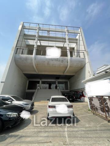 Multi-Purpose 3-Story Building for Rent Near BTS Bearing