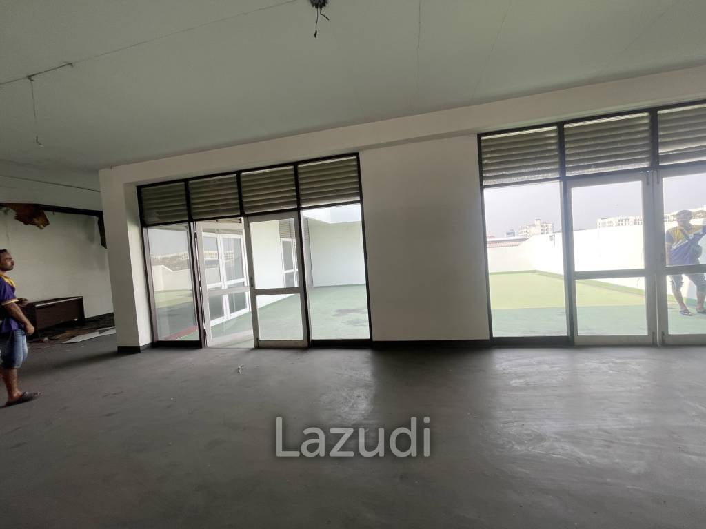 Multi-Purpose 3-Story Building for Rent Near BTS Bearing