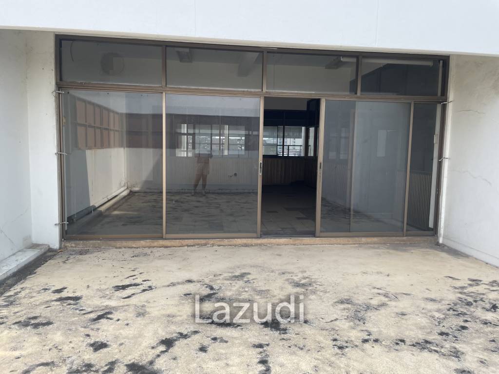 Multi-Purpose 3-Story Building for Rent Near BTS Bearing