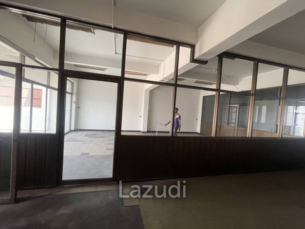 Multi-Purpose 3-Story Building for Rent Near BTS Bearing