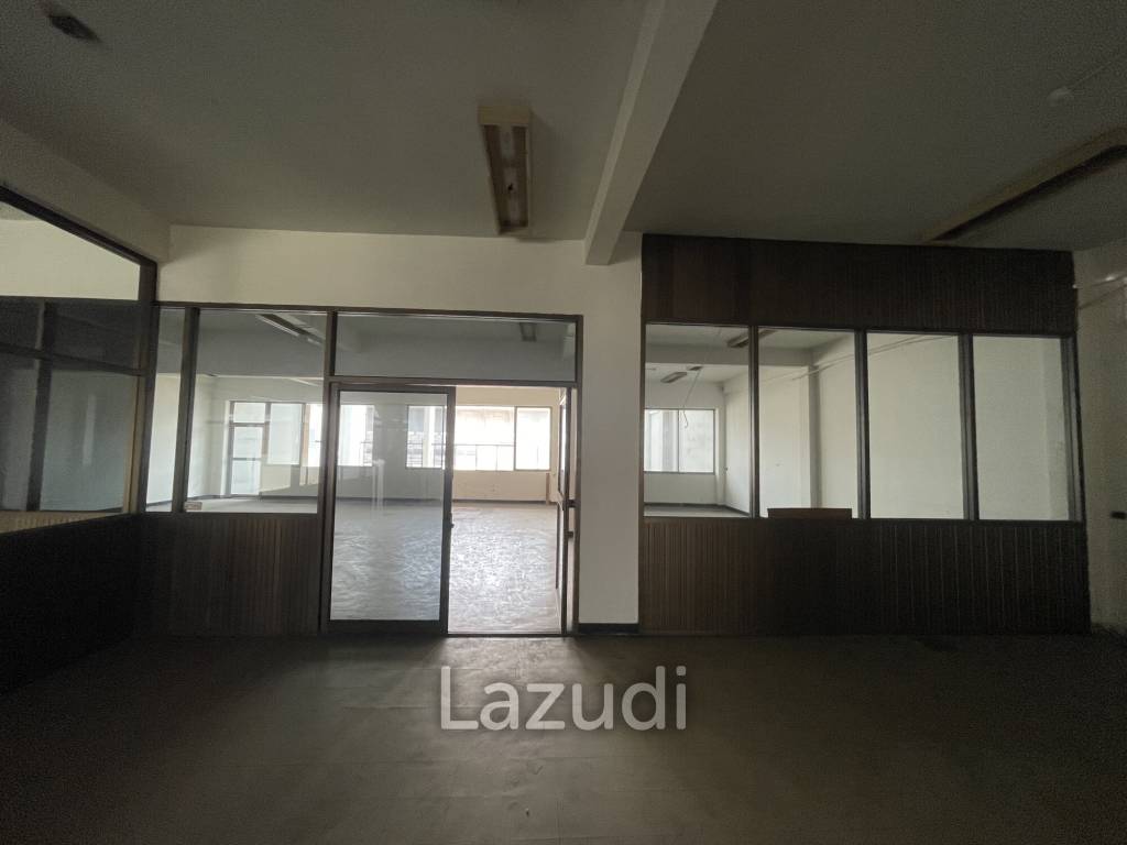 Multi-Purpose 3-Story Building for Rent Near BTS Bearing