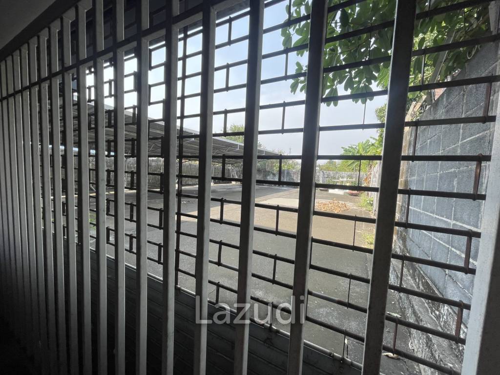 Multi-Purpose 3-Story Building for Rent Near BTS Bearing
