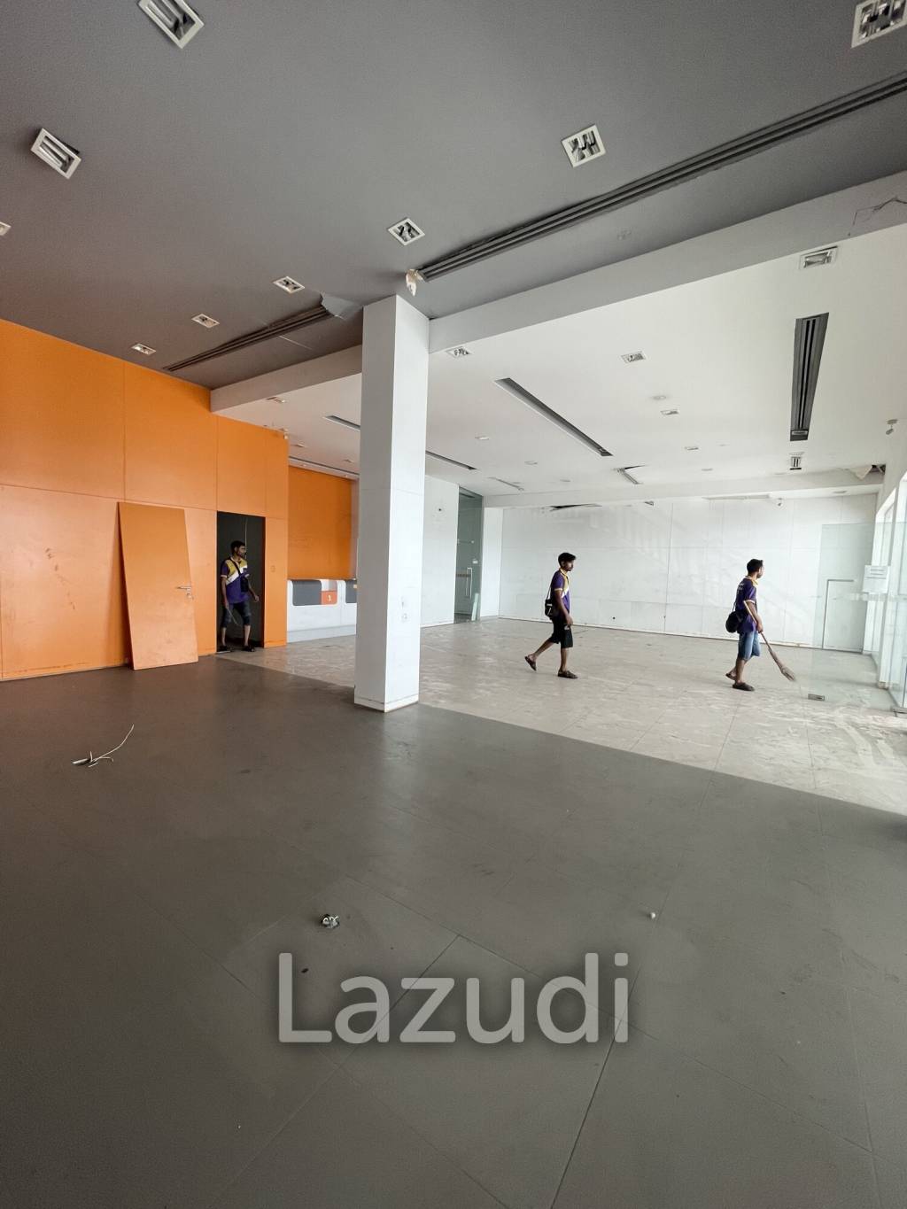 Multi-Purpose 3-Story Building for Rent Near BTS Bearing