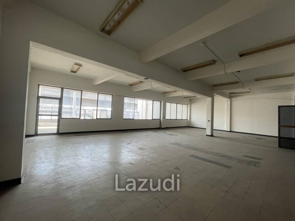 Multi-Purpose 3-Story Building for Rent Near BTS Bearing