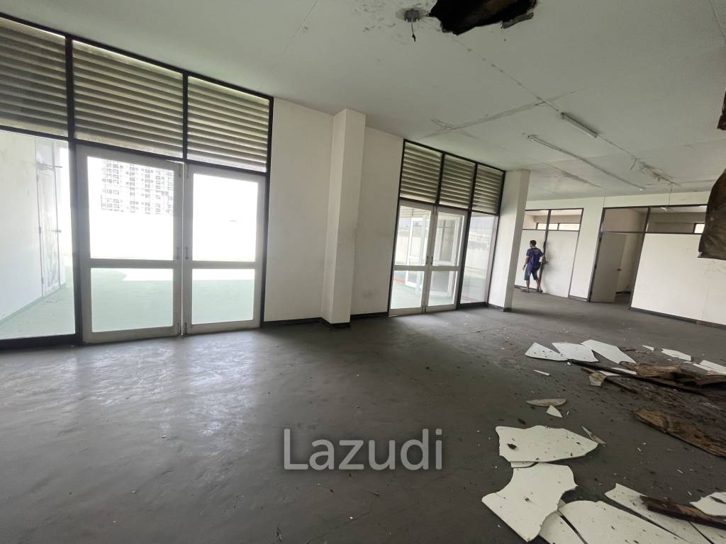 Multi-Purpose 3-Story Building for Rent Near BTS Bearing