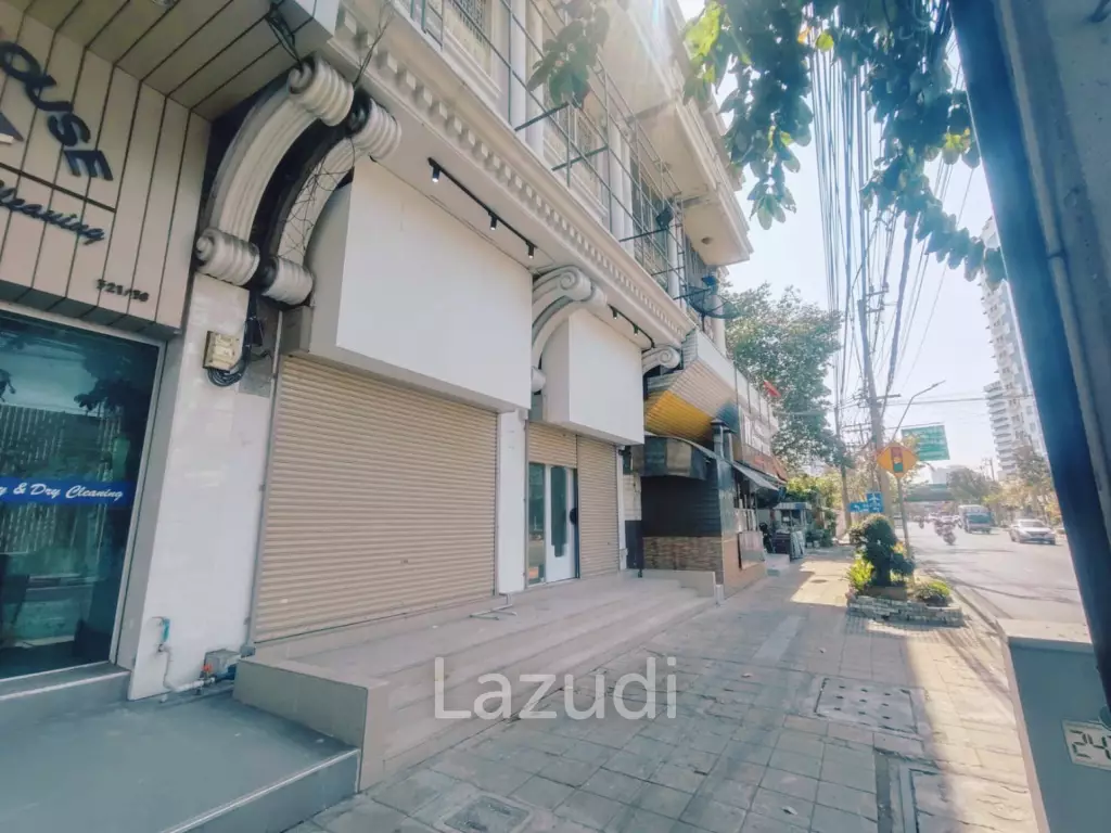 4-Story Building for Rent – Sathorn/Chong Nonsi