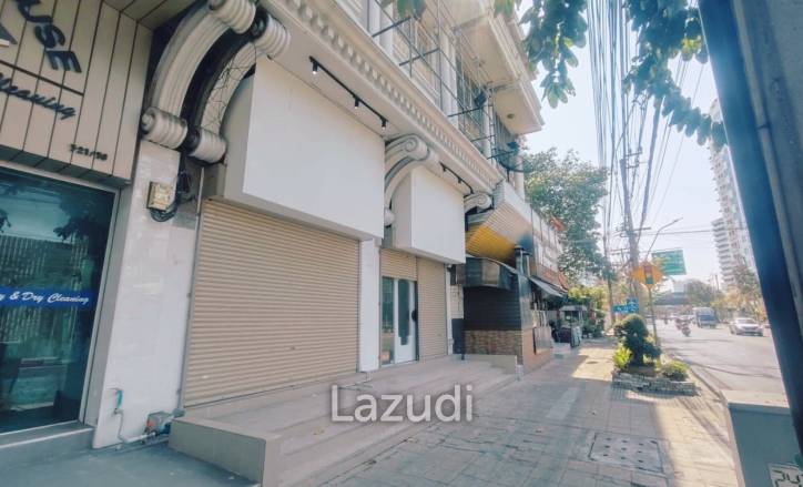 4-Story Building for Rent – Sathorn/Chong Nonsi