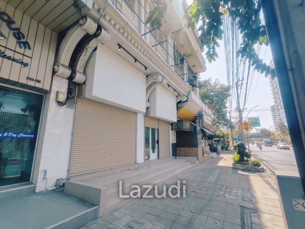 4-Story Building for Rent – Sathorn/Chong Nonsi