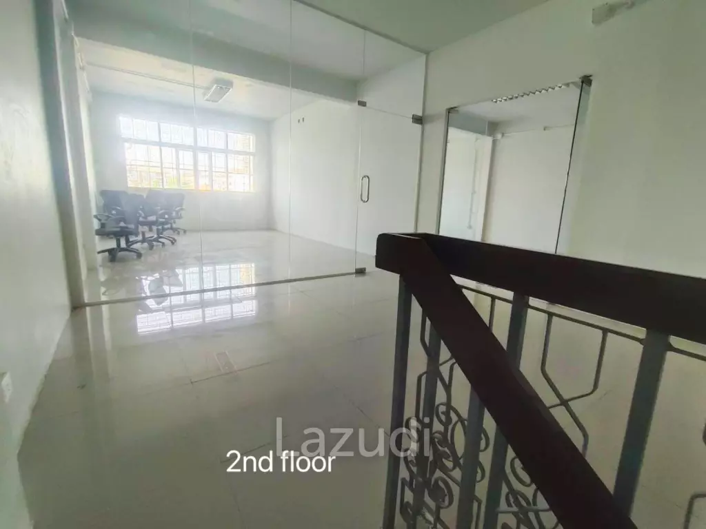 4-Story Building for Rent – Sathorn/Chong Nonsi