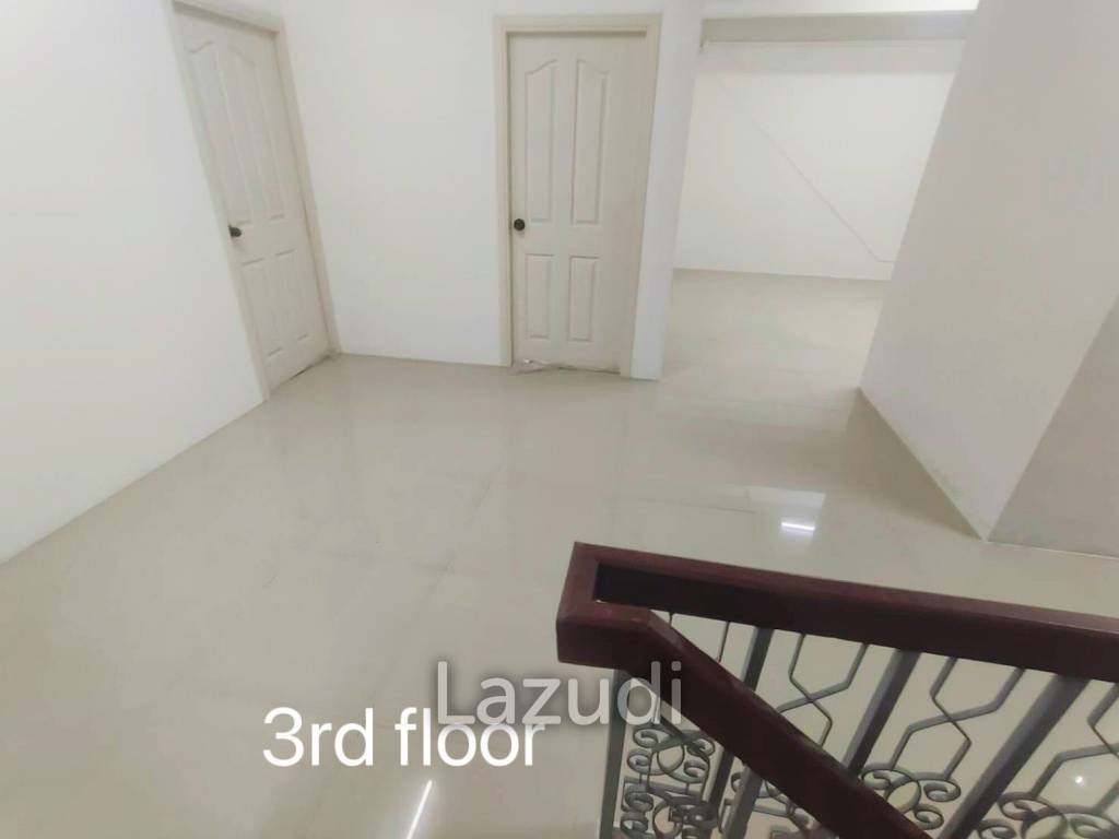 4-Story Building for Rent – Sathorn/Chong Nonsi