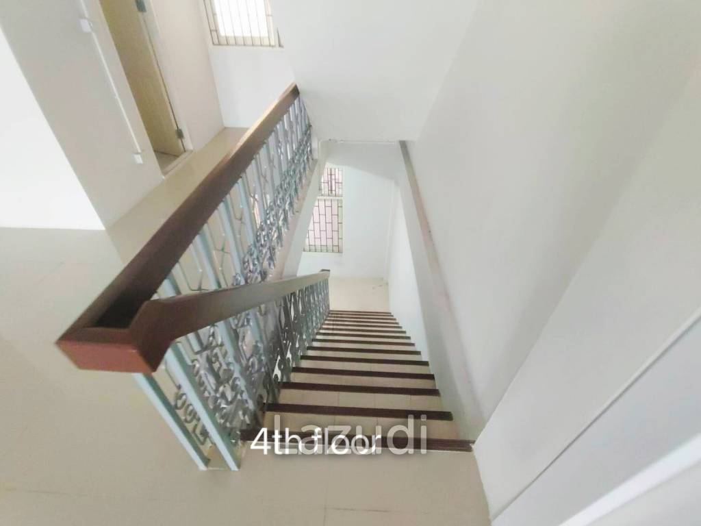 4-Story Building for Rent – Sathorn/Chong Nonsi