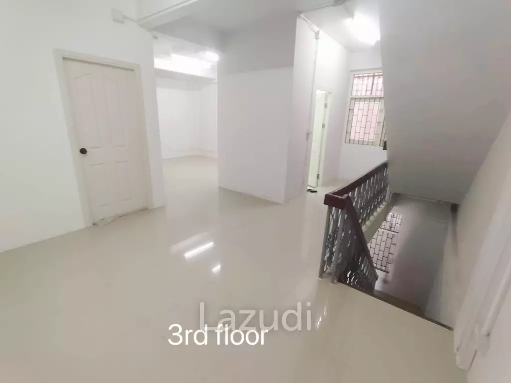 4-Story Building for Rent – Sathorn/Chong Nonsi