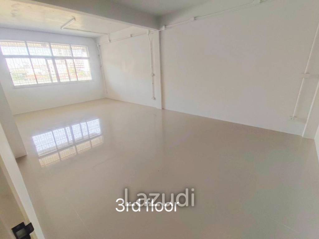 4-Story Building for Rent – Sathorn/Chong Nonsi