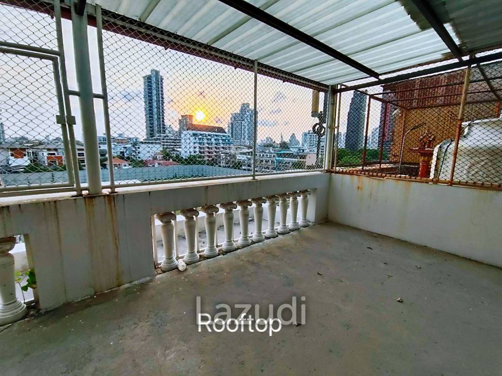 4-Story Building for Rent – Sathorn/Chong Nonsi