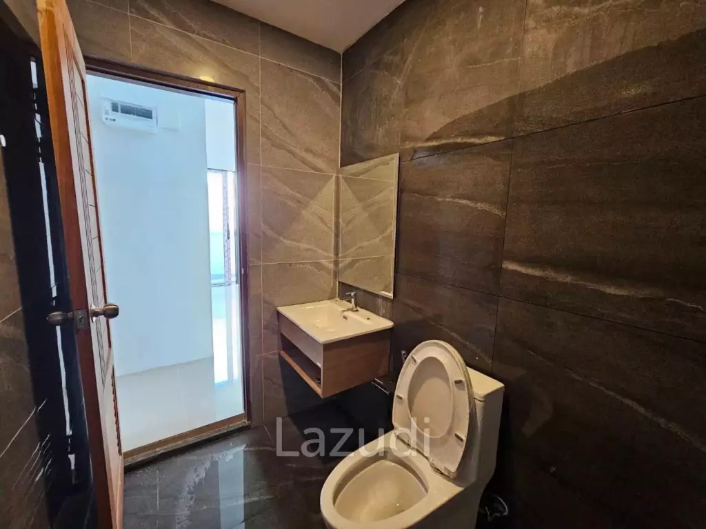 2 Bedroom Townhouse For Rent In Chalong