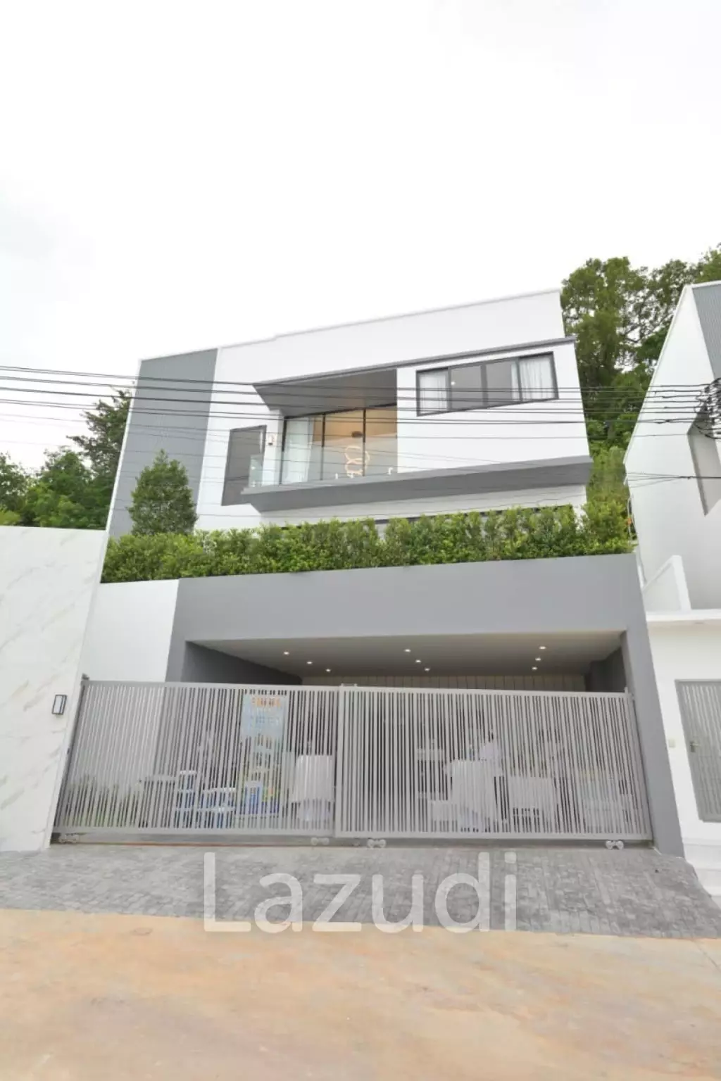 4 Bedroom House With Private Elevator
