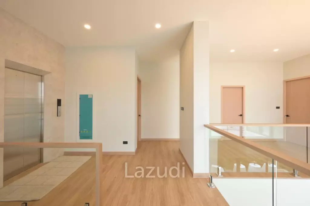 4 Bedroom House With Private Elevator