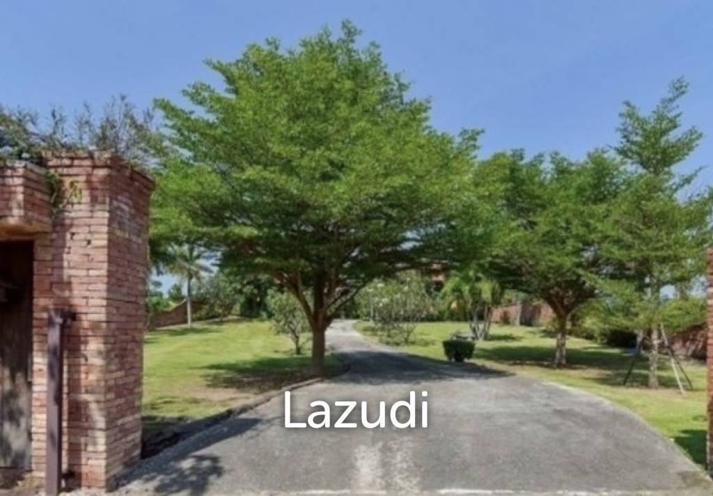 2,000 Sqm 4 Bed 4 Bath Villa For Sale