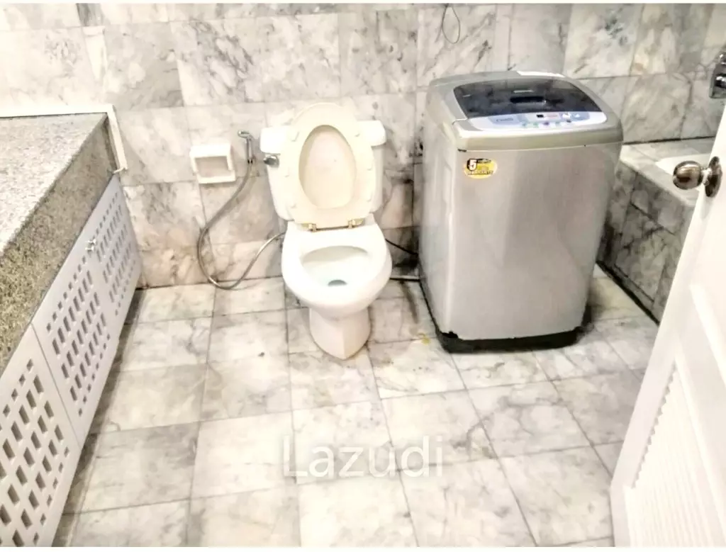 1 Bedroom 1 Bathroom 68 SQ.M State Tower