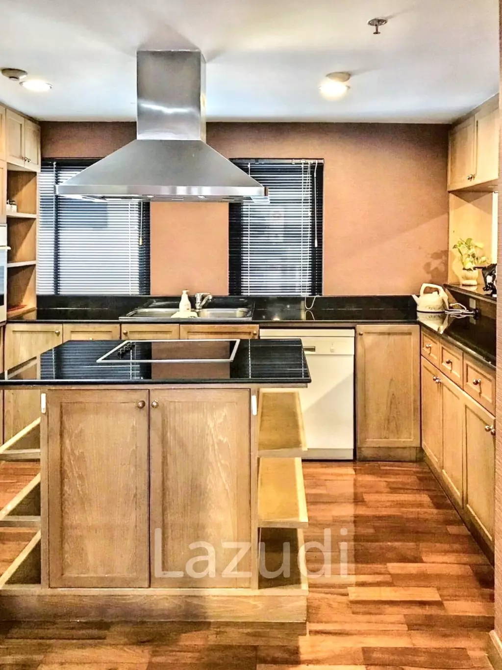 3 Bedroom 2 Bathroom 180 SQ.M Las Colinas